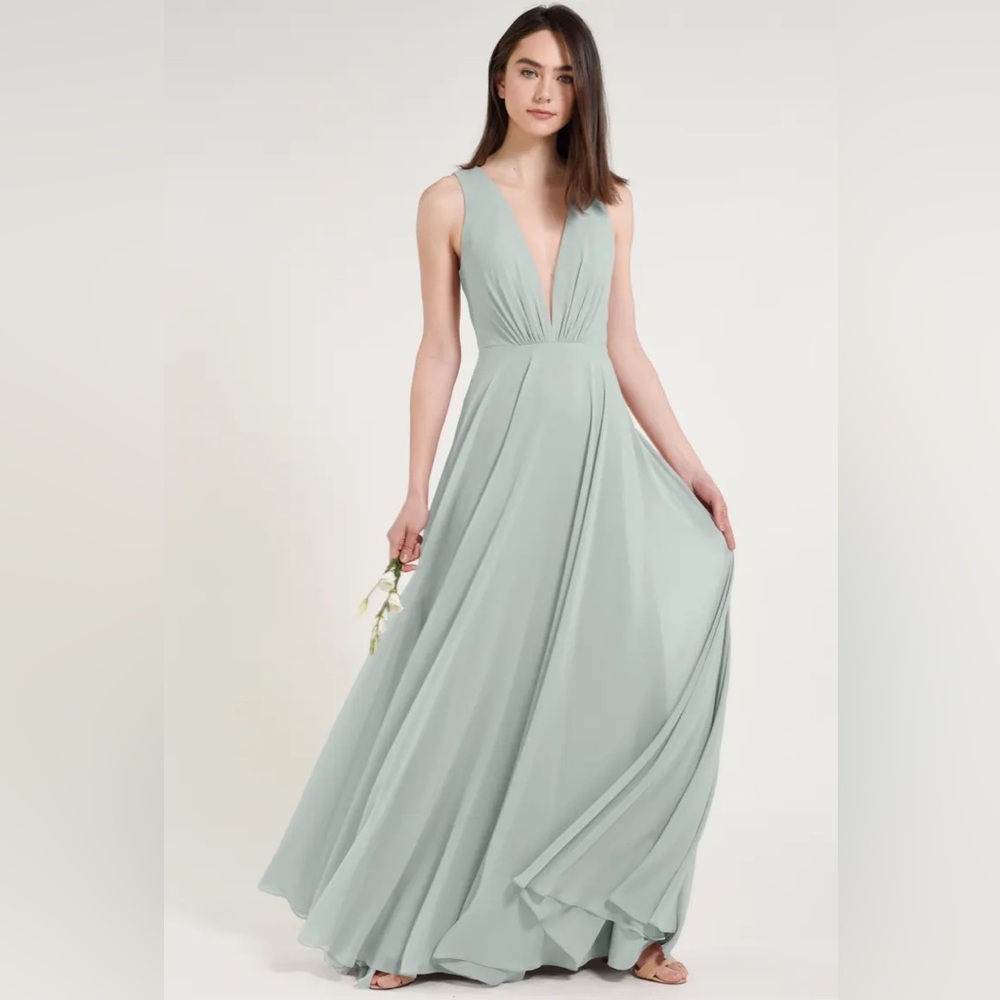 V neck bridesmaid prom floor length gown pale green size 0 NWT Jenny Yoo Ryan